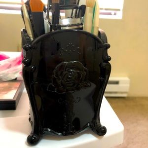 Anna Sui Cosmetics Holder